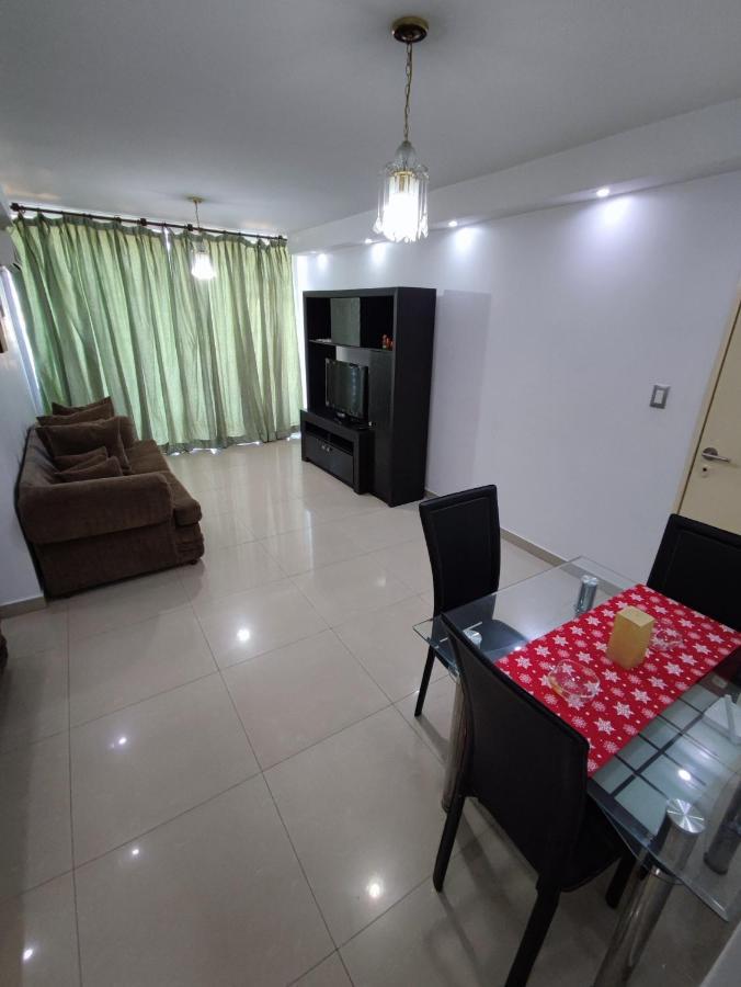 Apartamento Frente Al Aeropuerto De マイケティア エクステリア 写真